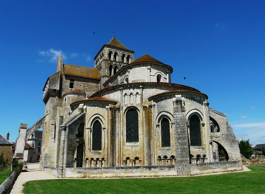 Photo de l'abbaye de Saint Jouin de Marnes